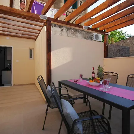 Tonka Apartamento Split