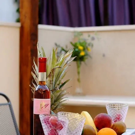 Апартаменти Tonka *