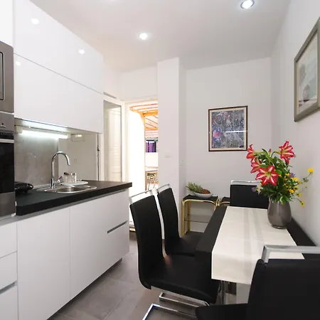 Tonka Apartament Split